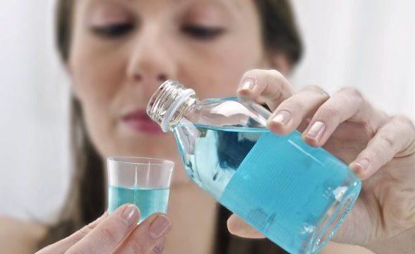 Descubra formas para clarear seus dentes