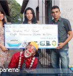 Entrega do prêmio de 15mil na 72Â° extração do Capanema show de prêmios.