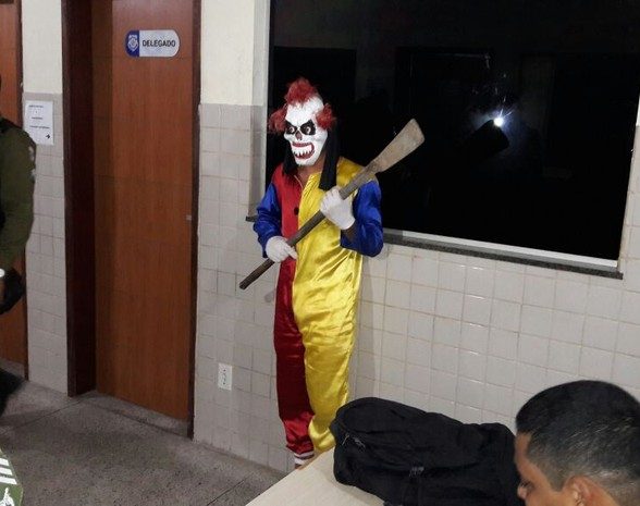 Palhaço assustador é detido pela Polá­cia Militar de Bragança