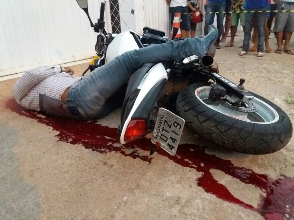 Pistoleiros disfarçados de Moto Taxi executam “Coelho” em Capanema