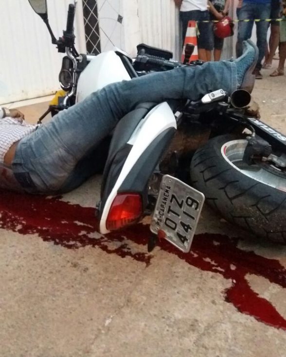 Pistoleiros disfarçados de Moto Taxi executam “Coelho” em Capanema