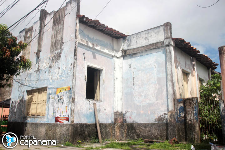 Prédio Histórico está abandonado a vários anos em Capanema.