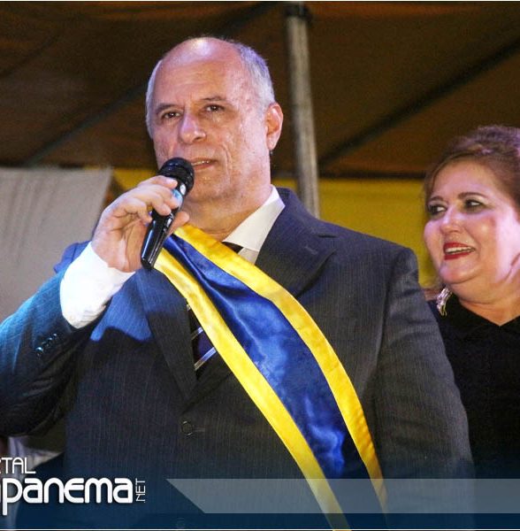 Prefeito Chico NetoÂ anuncia secretários de governo