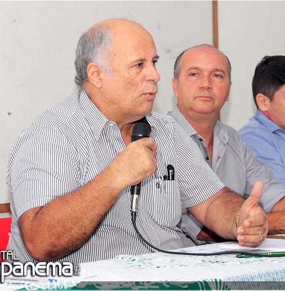 Prefeitura de Capanema reúne para tratar Consórcio Intermunicipal de Resá­duos Sólidos.