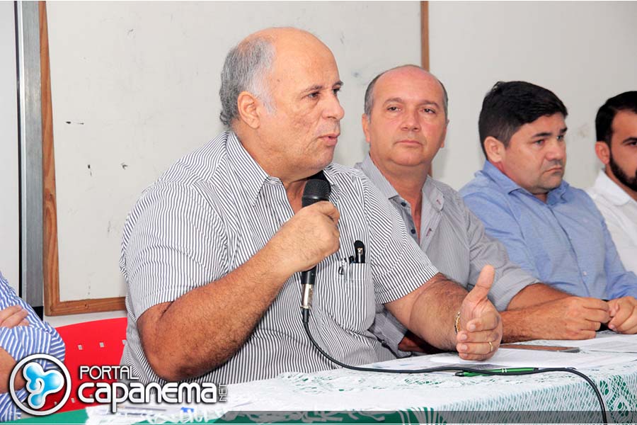 Prefeitura de Capanema reúne para tratar Consórcio Intermunicipal de Resá­duos Sólidos.