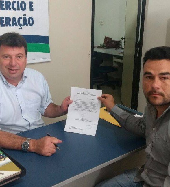 Visando á  geração de emprego, Pedro Paulo visita secretaria de indústria e comércio de Capanema.