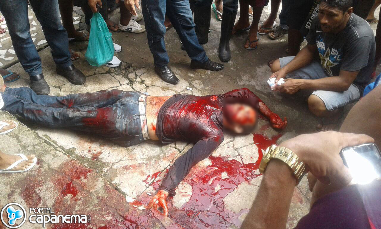 Homem e esfaqueado no centro comercial de Capanema