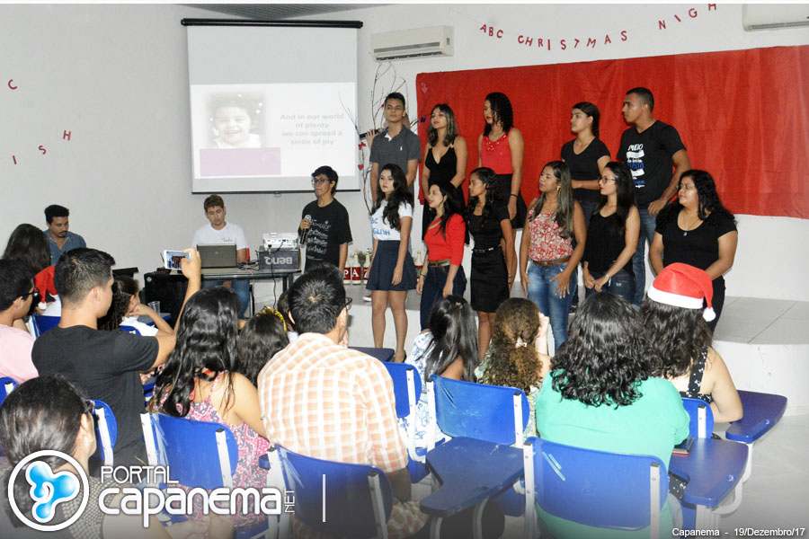 Acadêmicos da UFPA realizam evento natalino em Capanema
