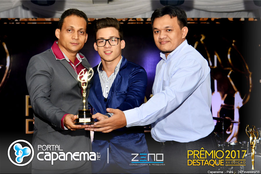 DARIMPRESS Multisoluções recebe Prêmio Destaque de melhor Gráfica do ano de 2017, em Capanema.