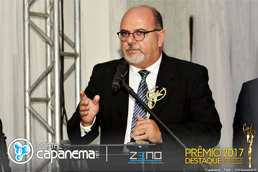 Claudionor Moreira recebe Prêmio Destaque de Personalidade do ano de 2017, em Capanema.