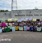 Estudantes de Capanema fazem manifestação pelo fim da violência contra a mulher