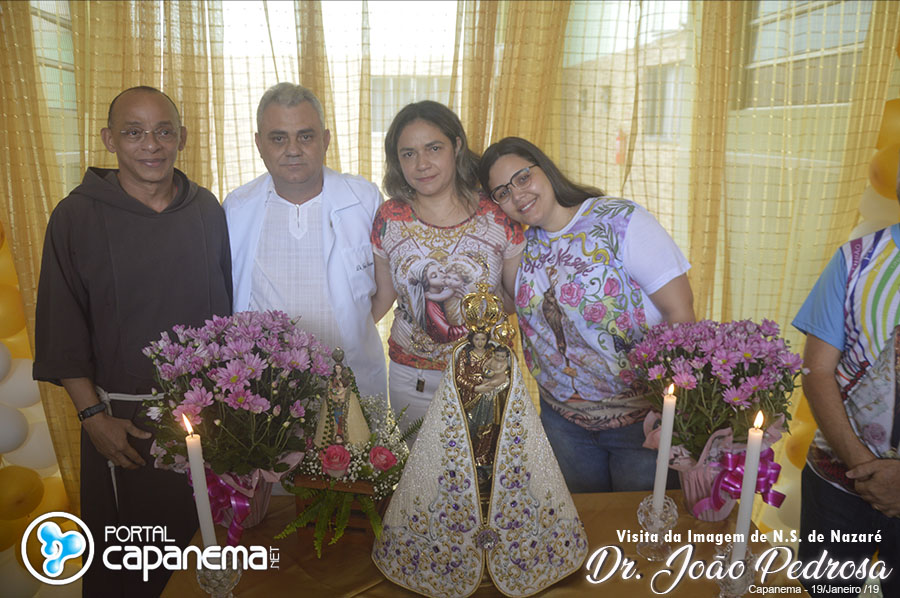 A Imagem Peregrina de Nossa Senhora de Nazaré visita o Hospital e Maternidade Dr. João Pedrosa.