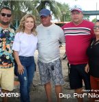 Deputada Professora Nilse Pinheiro confraterniza com eleitores.