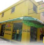 TROPICAL ARTIGOS PARA FESTAS, inaugura loja no centro comercial de Capanema