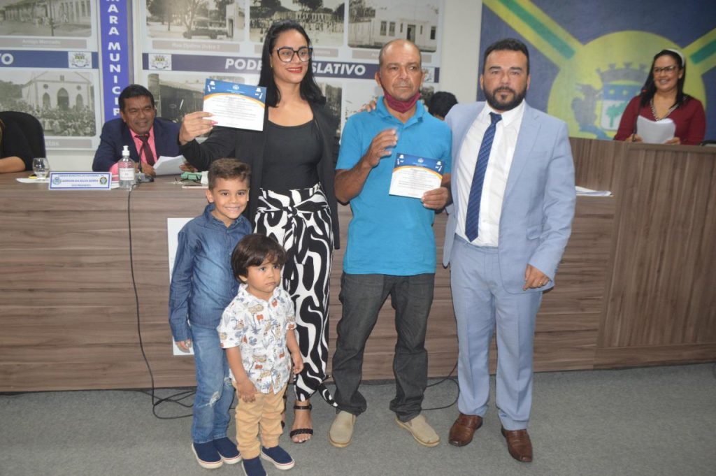 Vereadores prestam homenagem aos pais em sessão na Cá¢mara Municipal de Capanema