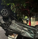 Colisão entre veículos causa estrago e deixa feridos no bairro do Umarizal