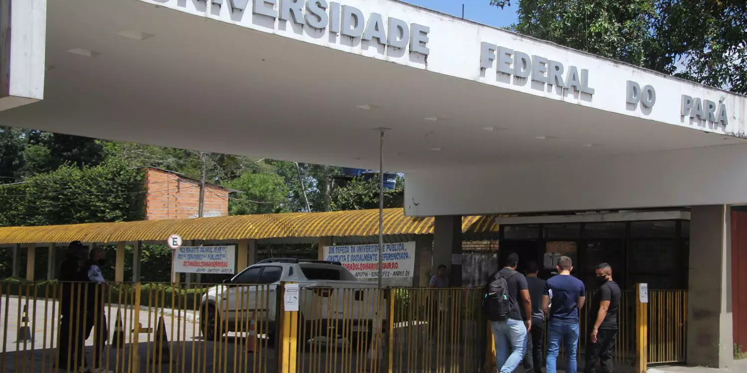 UFPA oferta vagas em processo seletivo para professor com salários de até 20 mil;