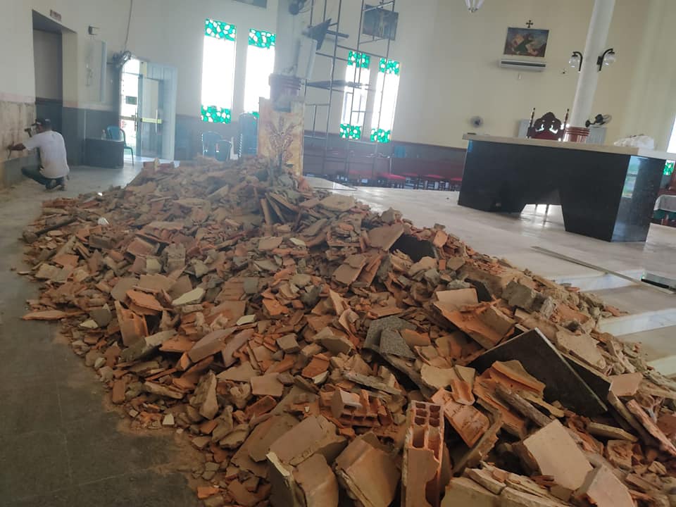 Reforma destrói painel de quase 50 anos da Igreja Matriz em Capanema