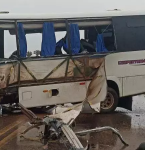 Micro-ônibus e caminhão colidem de frente na PA-150 em Nova Ipixuna; pelo menos 3 pessoas morreram