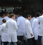 MEC deve autorizar vagas para cursos de medicina só onde faltam médicos, diz ministro