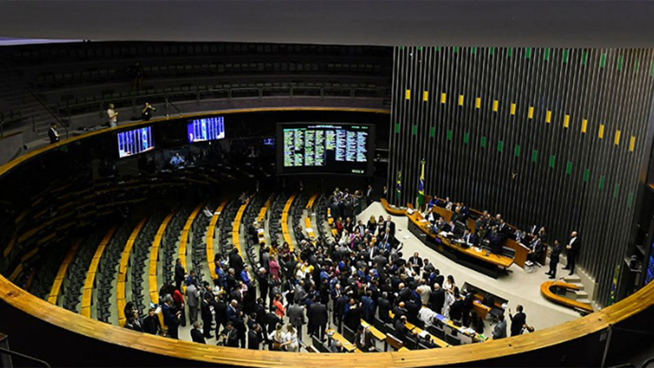 Congresso aprova crédito para o piso salarial da enfermagem