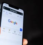 Pioneiro da inteligência artificial sai do Google para alertar sobre “perigos” tecnológicos