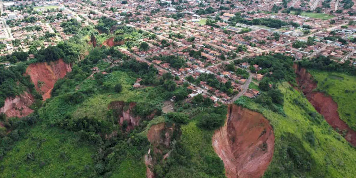 Policial é resgatado após cair em cratera de 80 metros no Maranhão