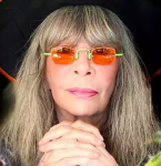 Rita Lee morre aos 75 anos, em São Paulo, após luta contra o câncer