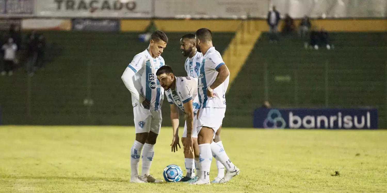 Paysandu sofre maior goleada dos últimos 16 anos em derrota para o Ypiranga-RS