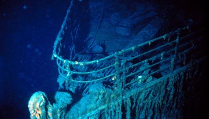 Submarino que levava turistas aos destroços do Titanic desaparece no Atlântico