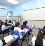 Amazonas abre edital de contratação para professores;