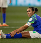 Após eliminação, Marta anuncia despedida das Copas do Mundo: ‘É o fim da linha’;