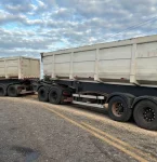 Colisão entre rodotrem e caçamba deixa um morto na BR-316