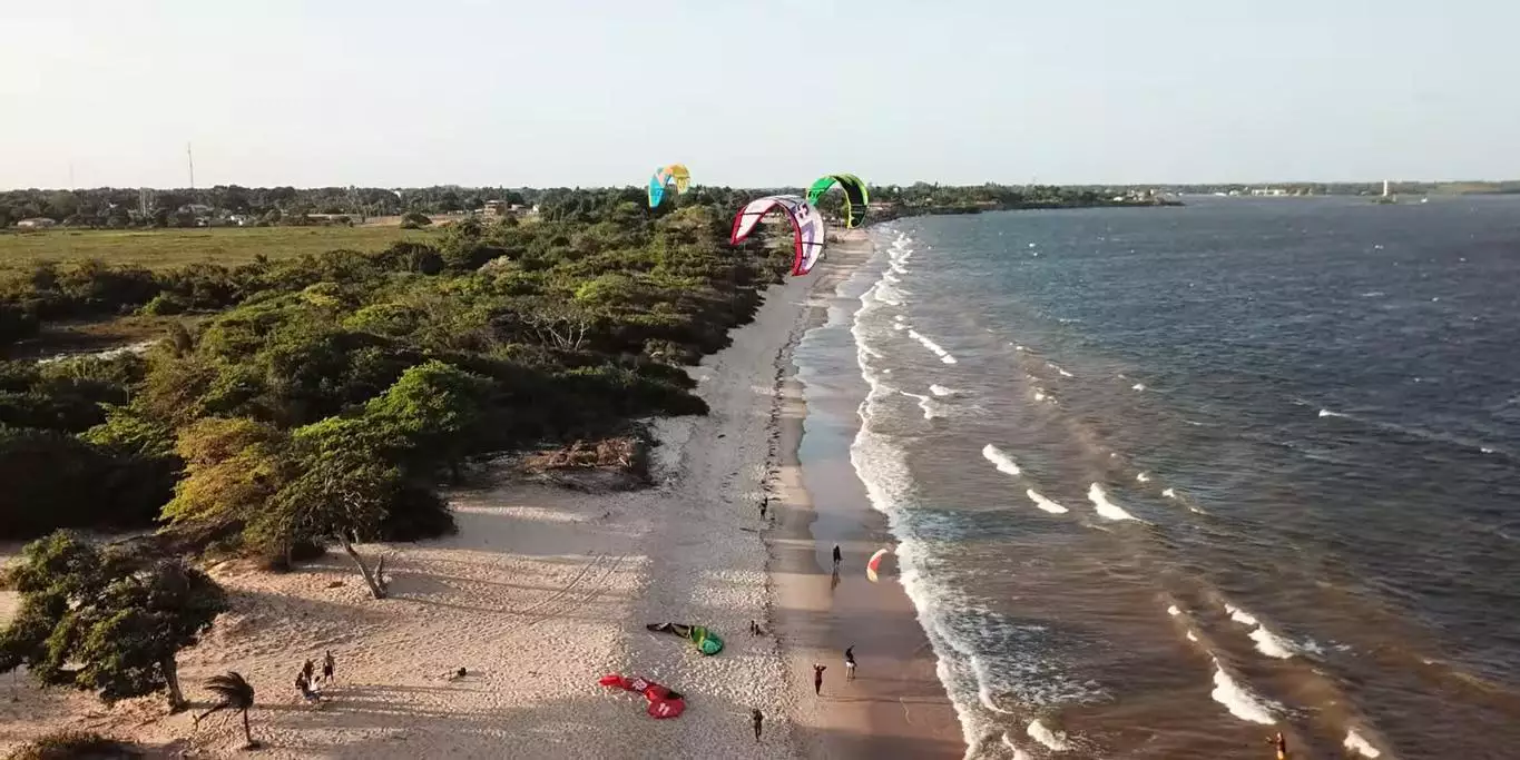 Homem tenta salvar irmãos e morre junto com adolescente em praia de Salvaterra, na ilha do Marajó