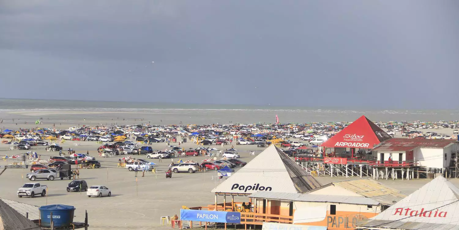 Lei proíbe comercialização e consumo de bebidas em garrafas de vidro em praias do Pará