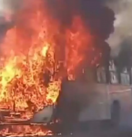 Ônibus pega fogo em Ananindeua na manhã desta quarta-feira