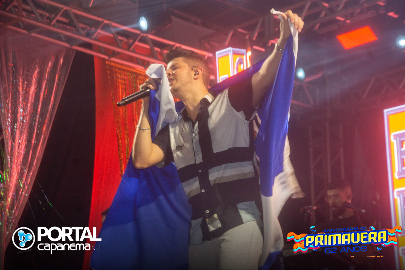 Nadson Ferinha arrasta multidão no aniversário de 62 Anos de Primavera