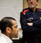 Daniel Alves: Justiça da Espanha concede liberdade provisória sob fiança para o ex-jogador