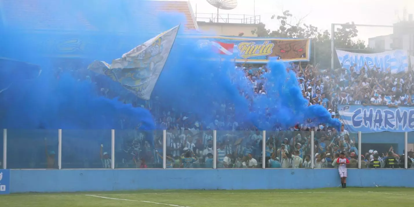Paysandu: torcedores relatam terem passado mal na Curuzu após inalar fumaça de sinalizadores