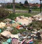 Descarte irregular de lixo nas ruas de Castanhal gera problema para a população