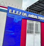 Belém ganha nova escola de tempo integral após reconstrução