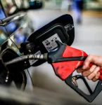 Diesel, gasolina e etanol fecham 1ª quinzena de abril em queda, aponta IPTL