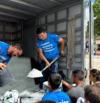Júnior da Saúde realiza doação de gelo para barraqueiros da Festa do Mingau, em Nova Timboteua
