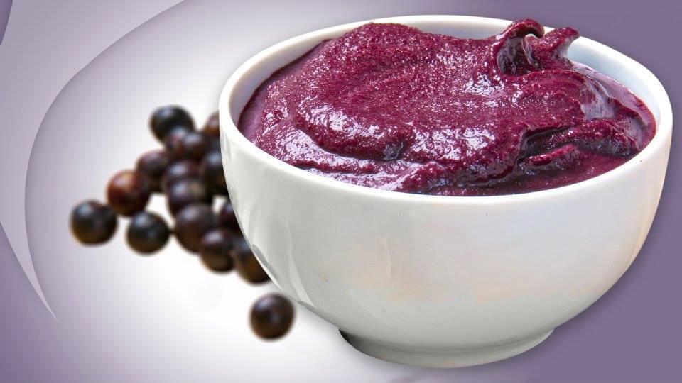 Proibido em áreas oficiais da COP 30, açaí foi vendido na COP 28 em Dubai
