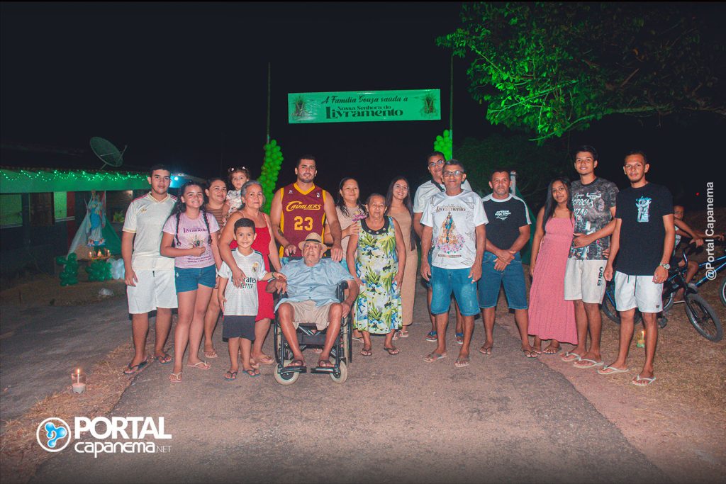 Homenagem da Familia Sousa a Nossa Senhora do Livramento