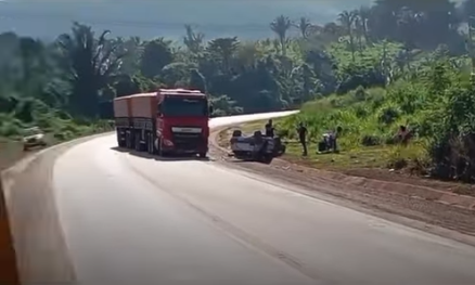 Pai e filho morrem em grave colisão entre carro e carreta no sudoeste do Pará