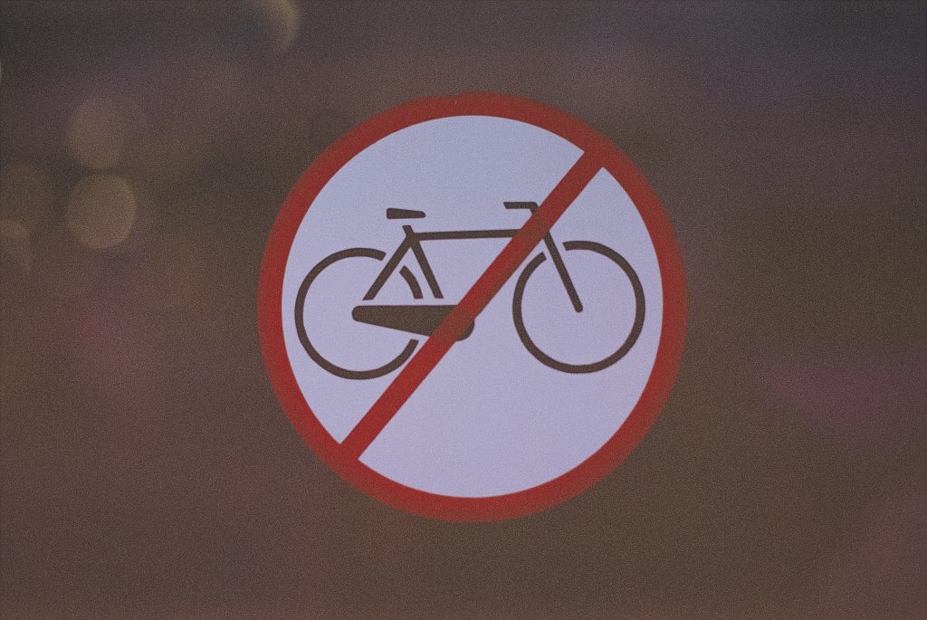 Bicicleta evita o uso de ao menos 200 ônibus por dia em Belém, mas está fora do debate na COP30, dizem ativistas