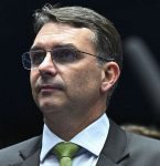Datafolha: 54% acham que Bolsonaro quis fugir; 33% acreditam em surto