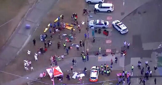 Ataque a tiros em praia deixa 12 mortos em festival na Austrália