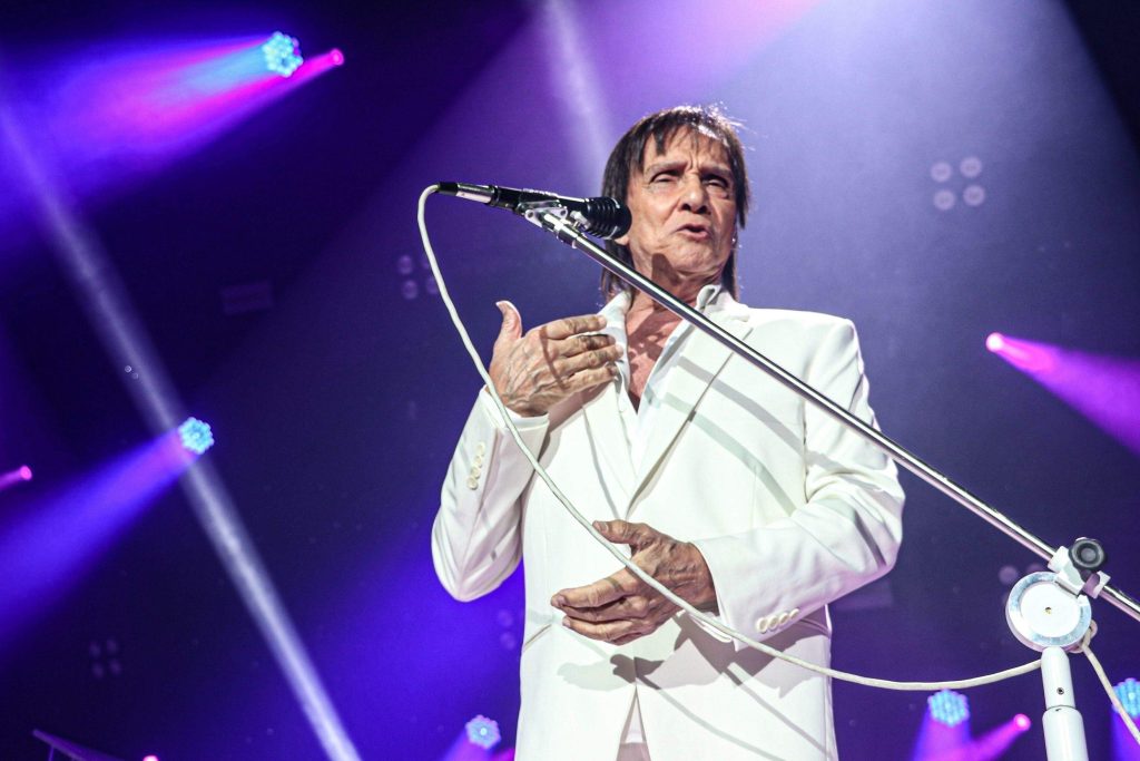 Roberto Carlos está 'sem maiores problemas' após acidente com Cadillac em Gramado